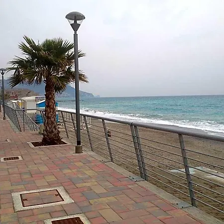 La Milanese 3* פייטרה ליגורה