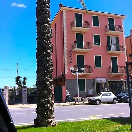 La Milanese 3* Pietra Ligure