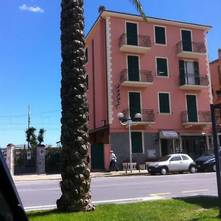 La Milanese 3*
